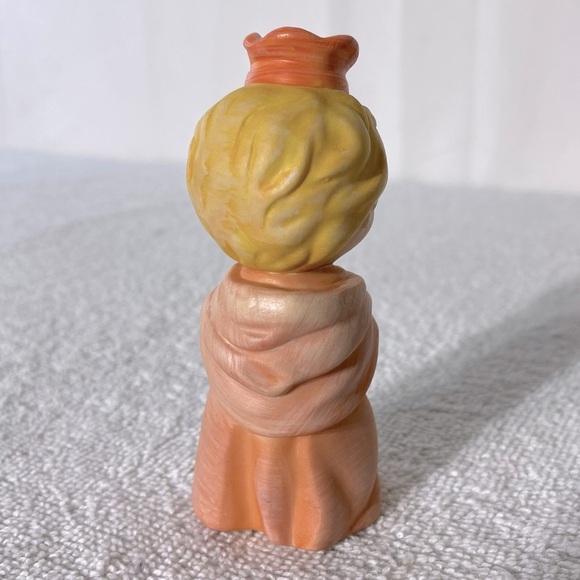 Vintage 1986 Avon Heavenly Blessings Nativity Collection Ceramic Figurine - Picture 3 of 13